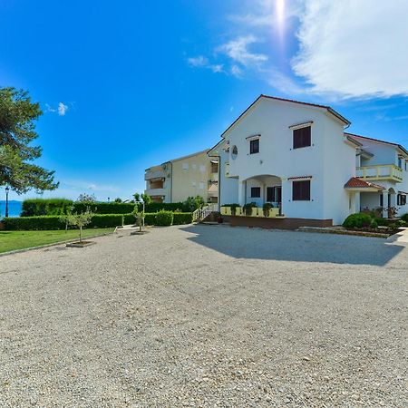 Apartments In House Liveric In Vir At The Beach Экстерьер фото
