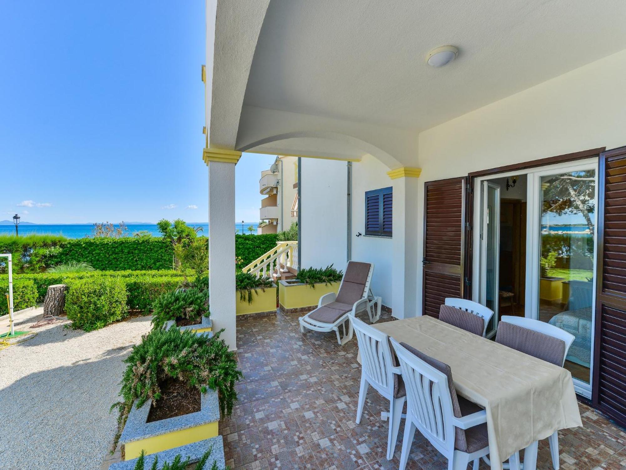 Apartments In House Liveric In Vir At The Beach Экстерьер фото