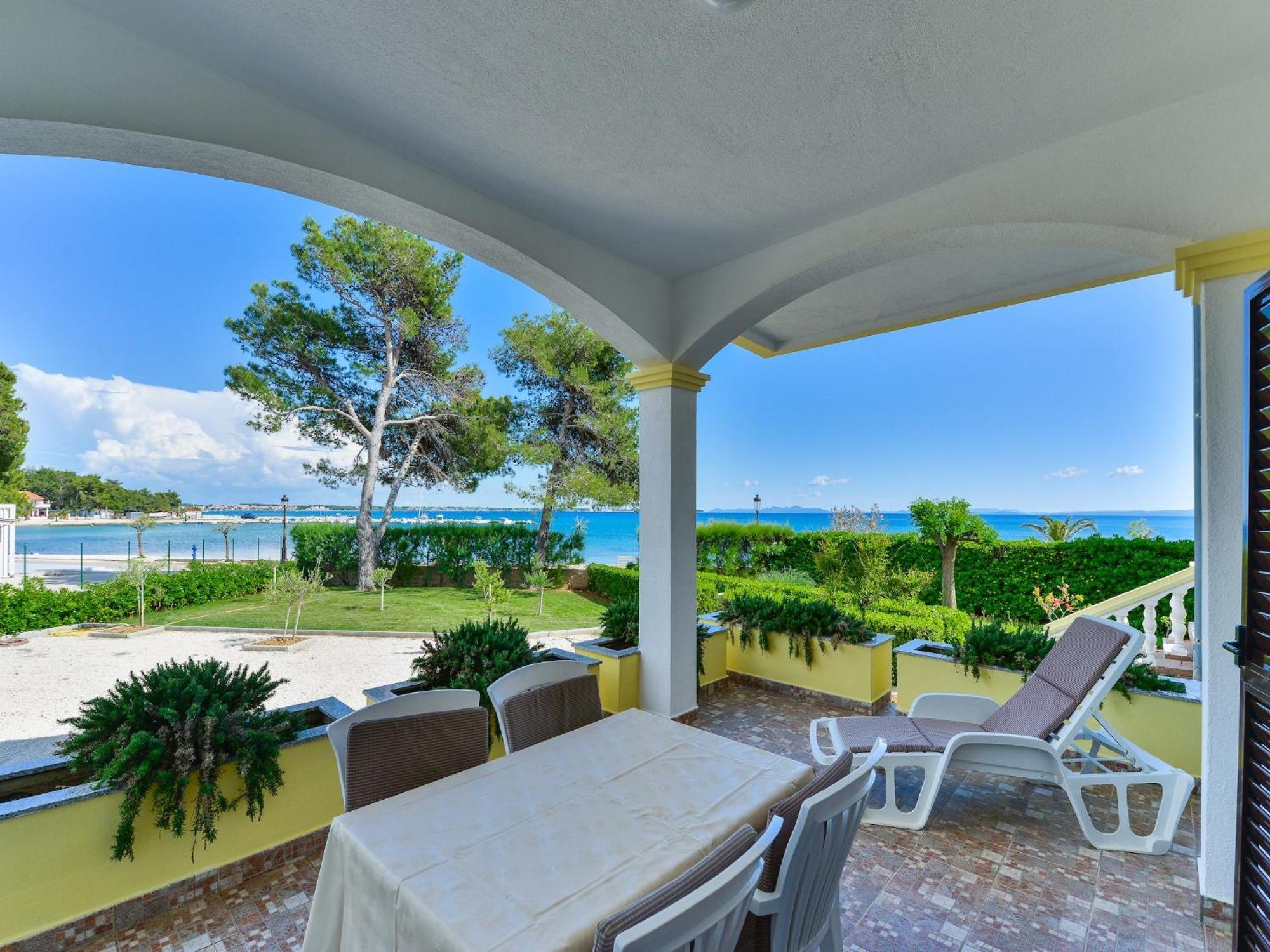 Apartments In House Liveric In Vir At The Beach Экстерьер фото