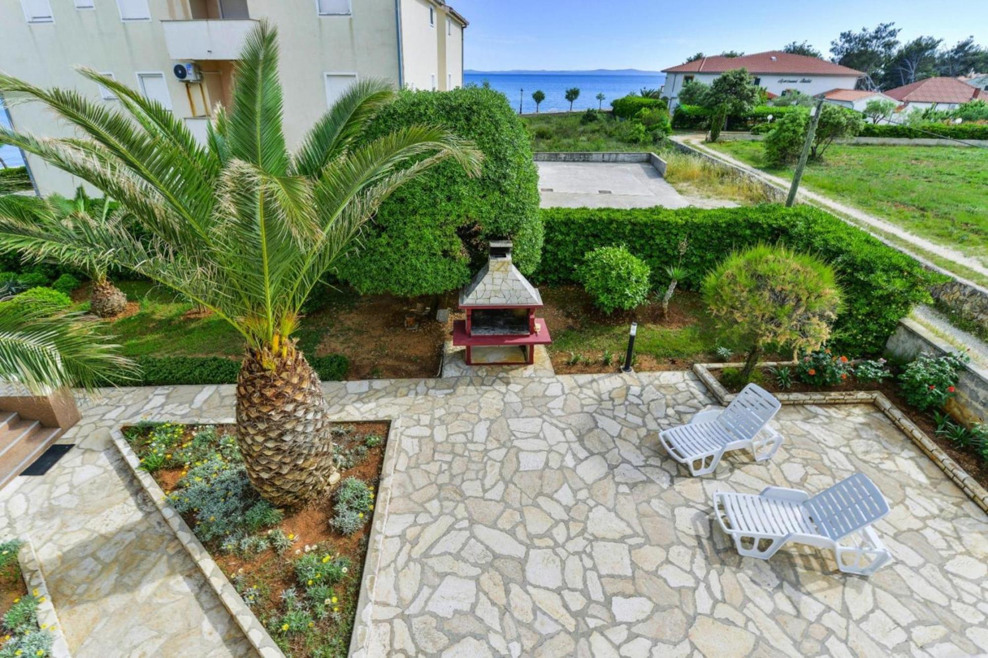 Apartments In House Liveric In Vir At The Beach Экстерьер фото