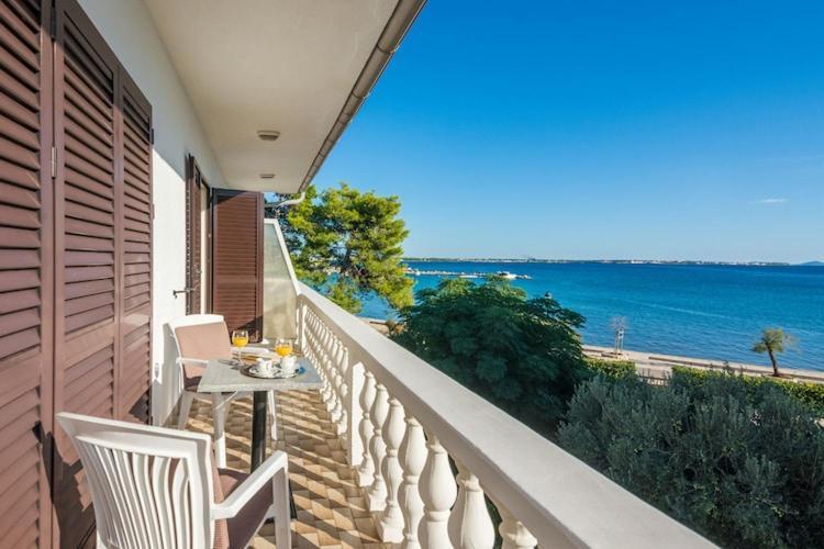 Apartments In House Liveric In Vir At The Beach Экстерьер фото